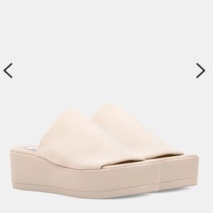 Steve Madden SLINKY NATURAL sandals Beige Platform Slides size 10 women’s shoes
